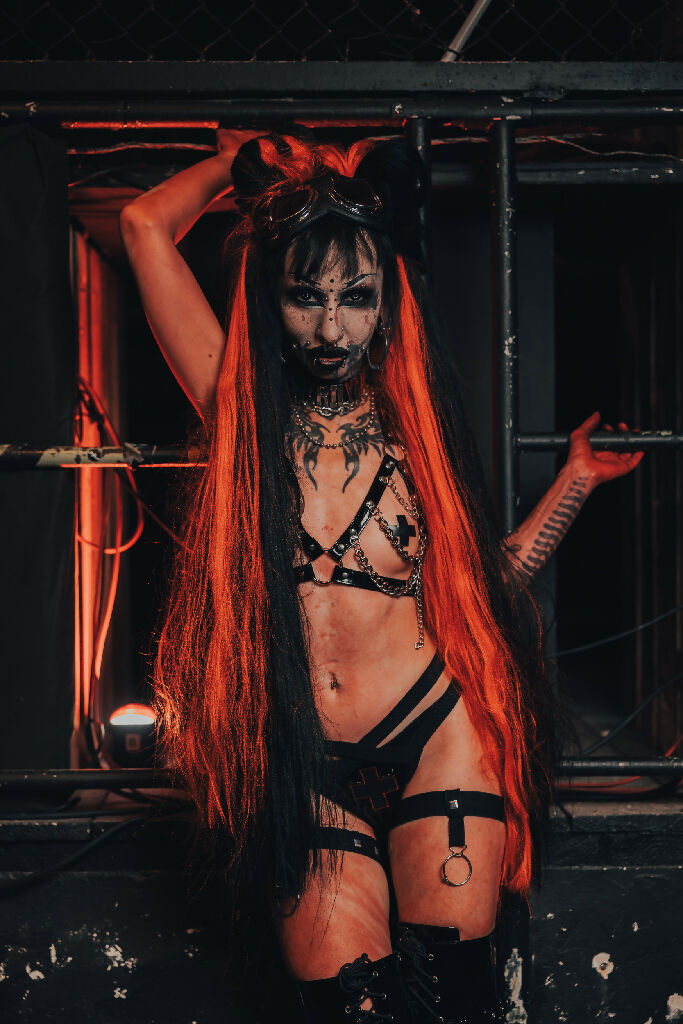 Bra with chains BLACK