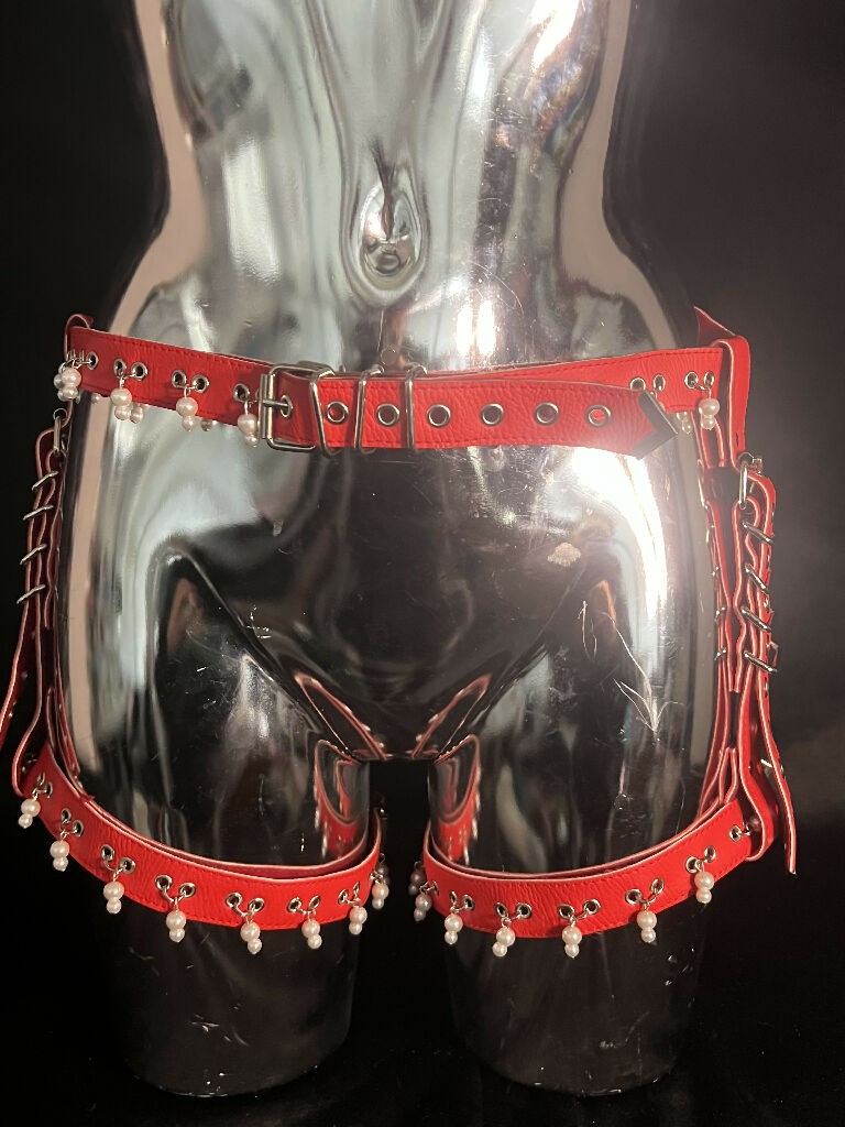 Red & White Pearl Leg Harness