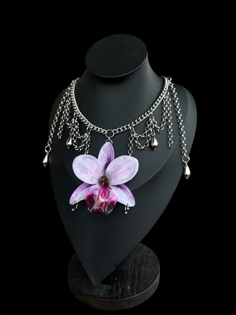 Pierced Flower necklace