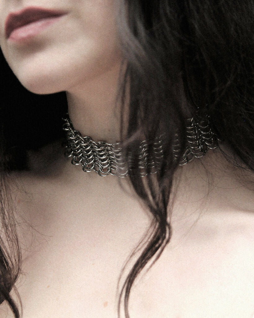 choker04