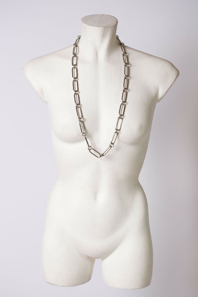 hand-linked-chain-necklace-pluto-ecommerce-iona-smith-scott(1)