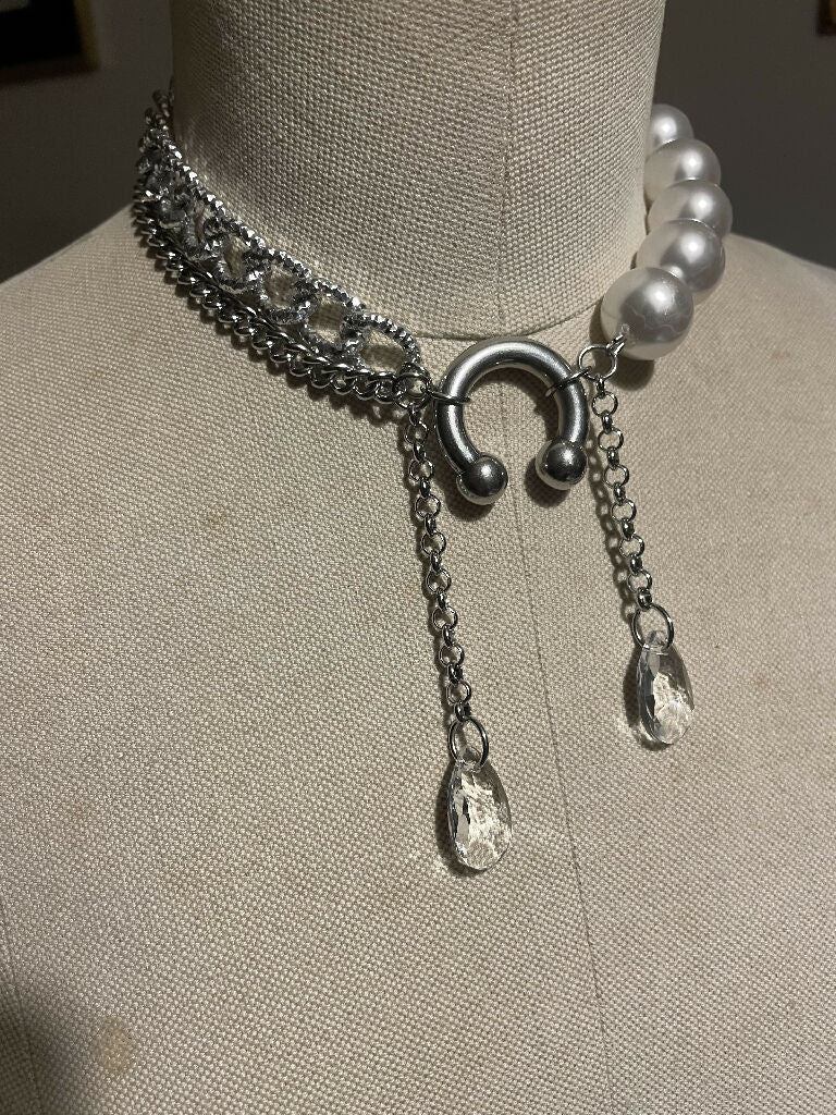 Chunky pearls necklace