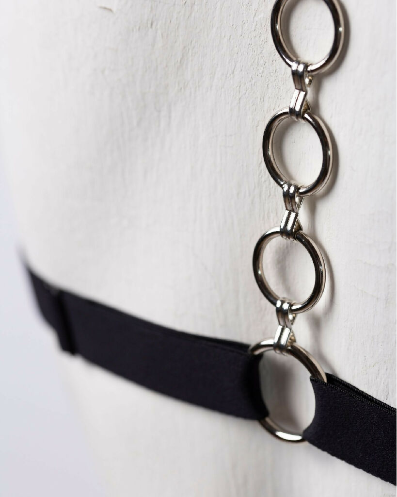 chain-bra-nephele-iona-smith-scott-4x5-close-up