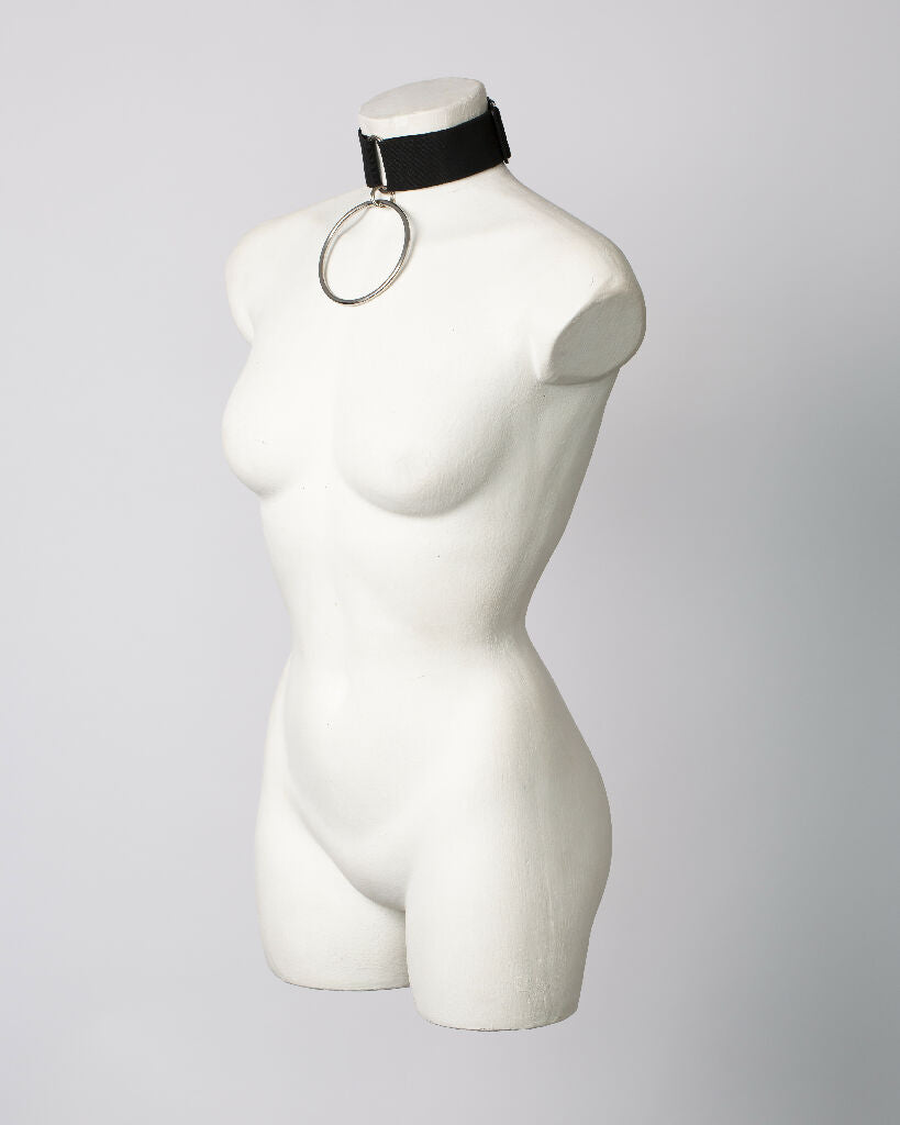 black-choker-adjustable-vegan-straps-large-oring-handmade-barcelona-halia-iona-smith-scott