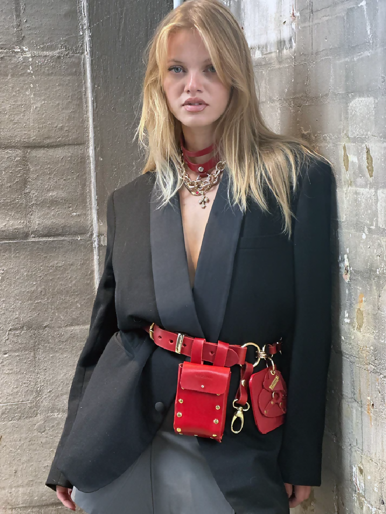 Leather_belt_with-Pounch_the_loussine