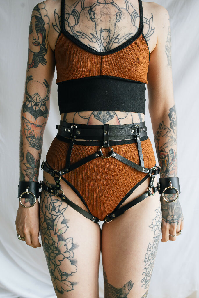 Luxure Garter Harness - Reversible