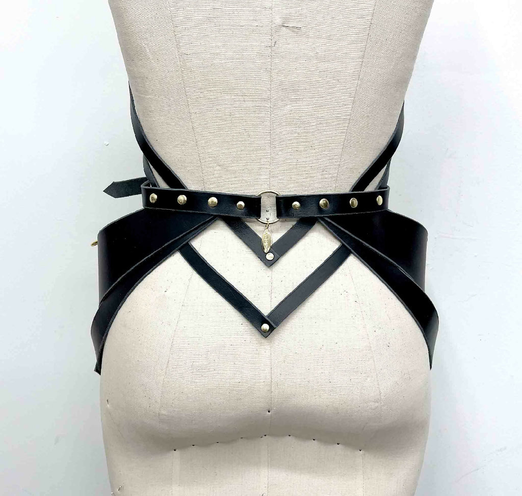 Hecate-Black-Leather-Peplum-Belt-10