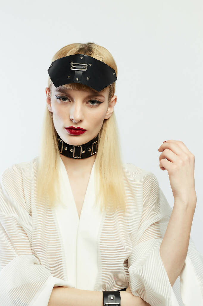 Mistress choker