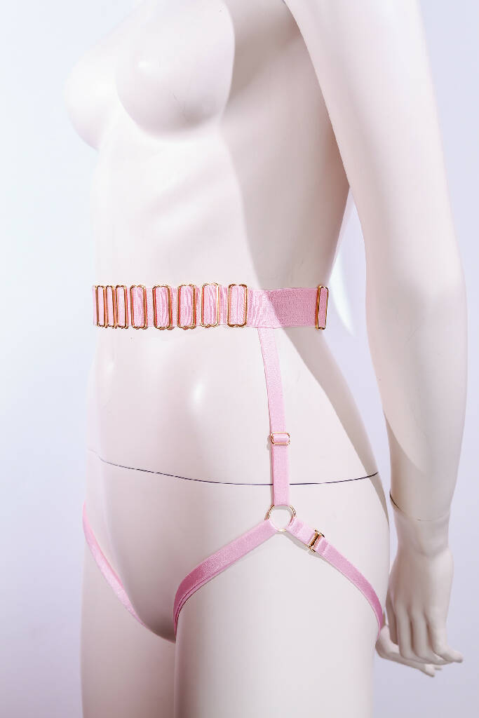 Iota harness belt with metal sliders