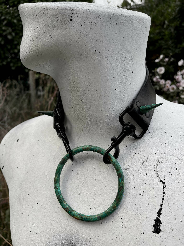 Large Drop Ring leather Collar