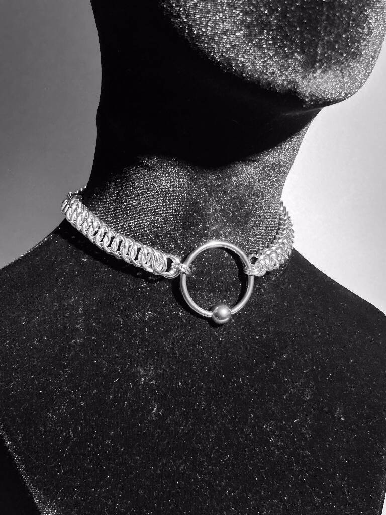 Large Captive Ring Choker