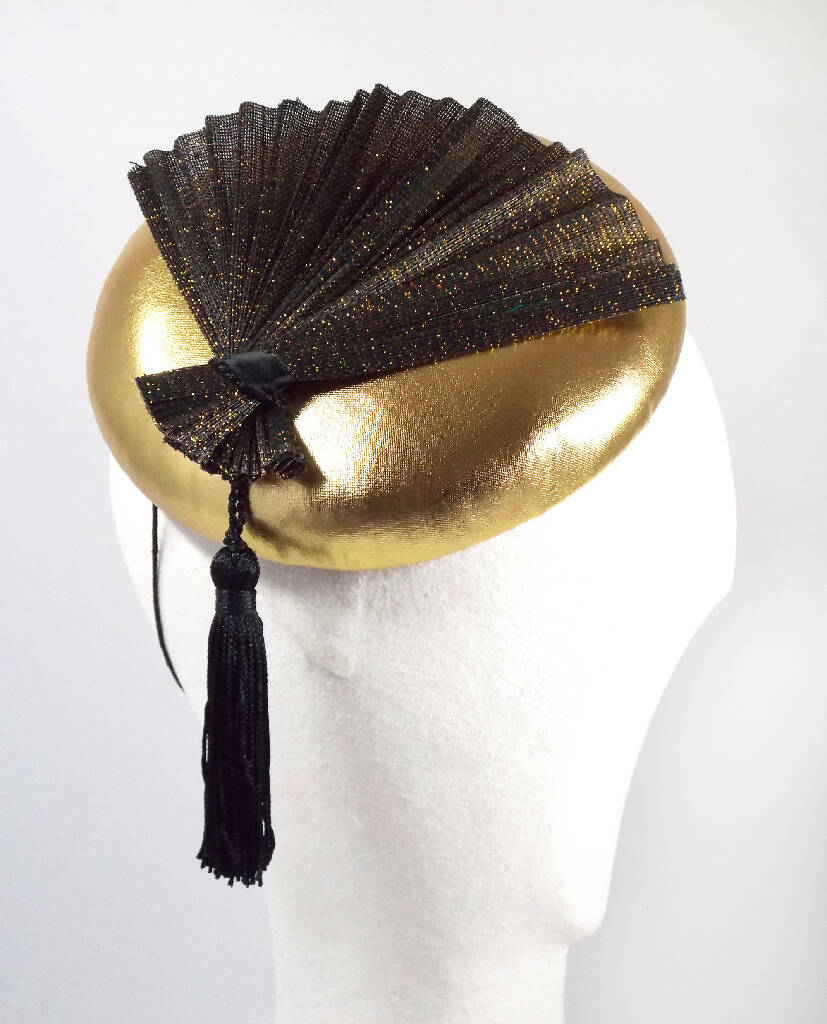 Gold fan mini hat 1