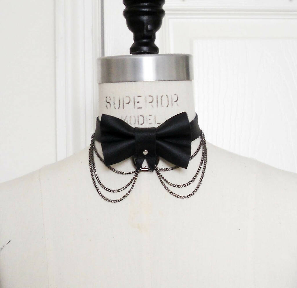 Cute Black Leather Bow Collar