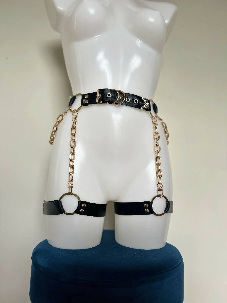 Mina suspenders