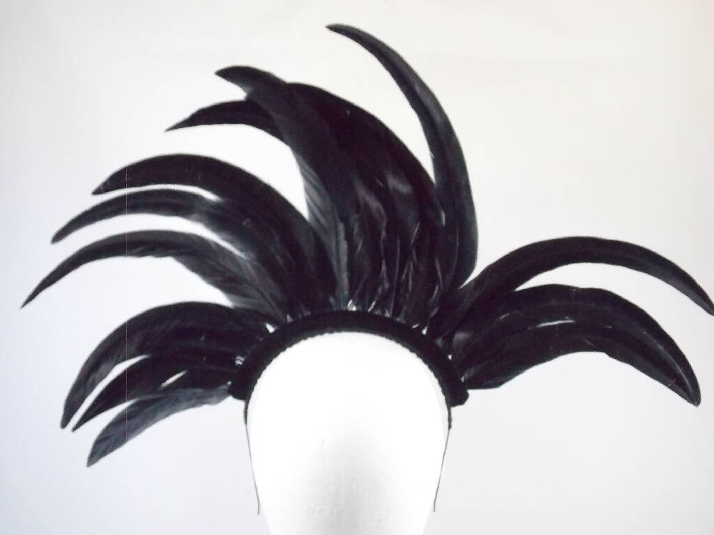 Black and gold large feather carnival headdress