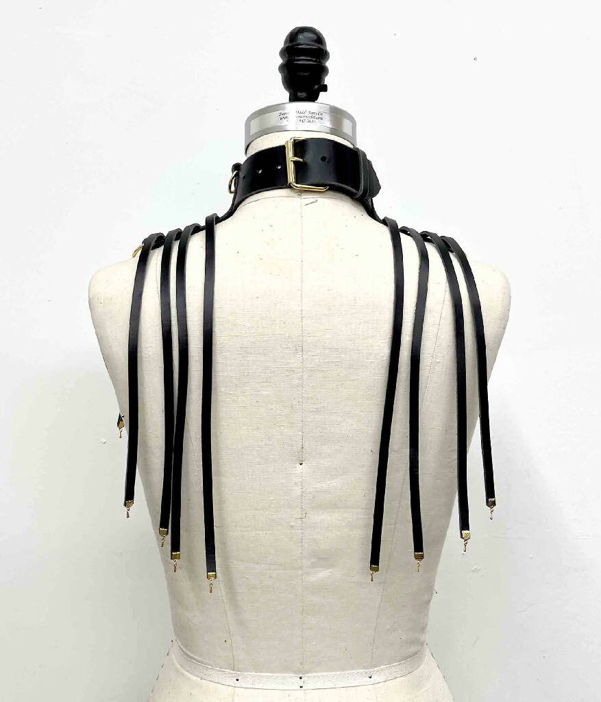 Odile Grand Leather Posture Collar