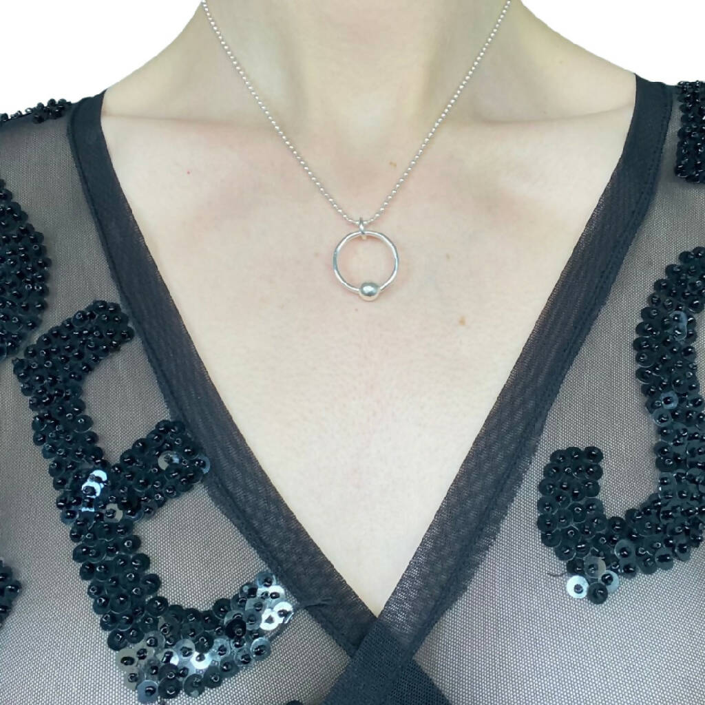 STATIC NECKLACE