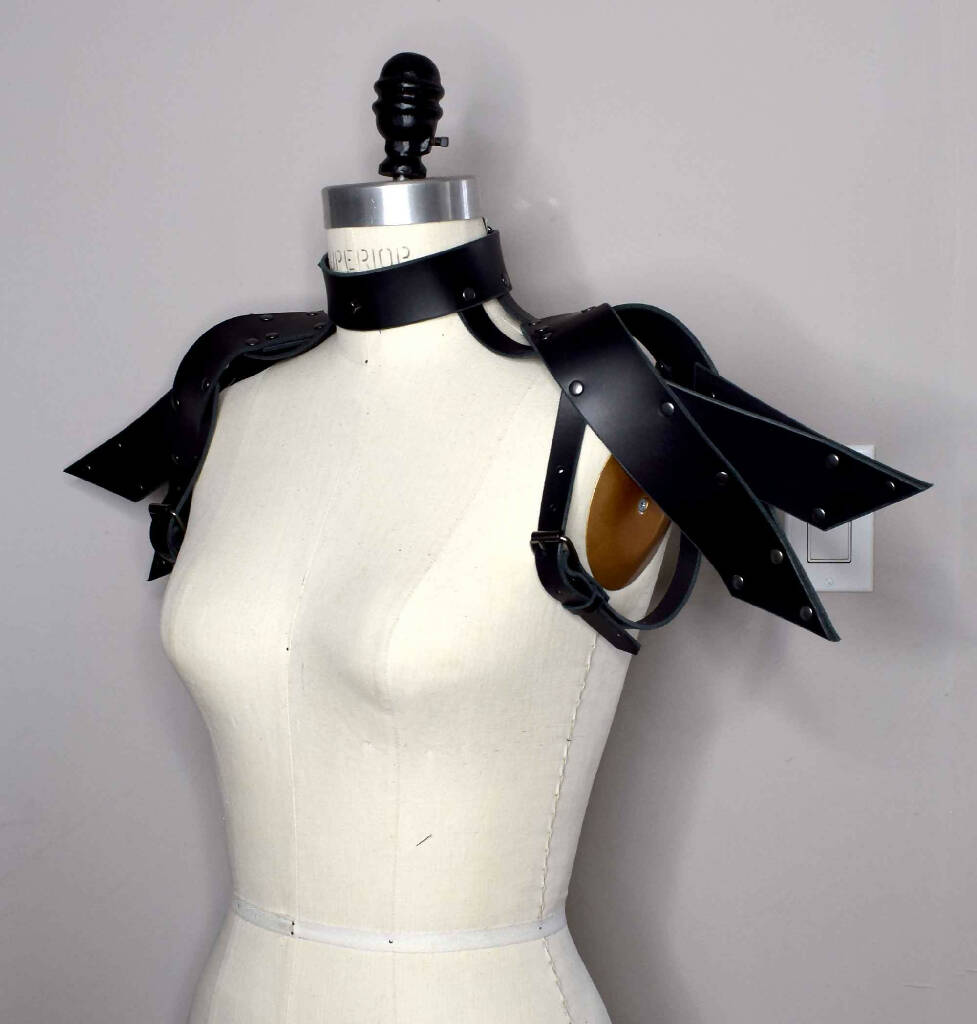 Kira Black Winged Shoulder Harness