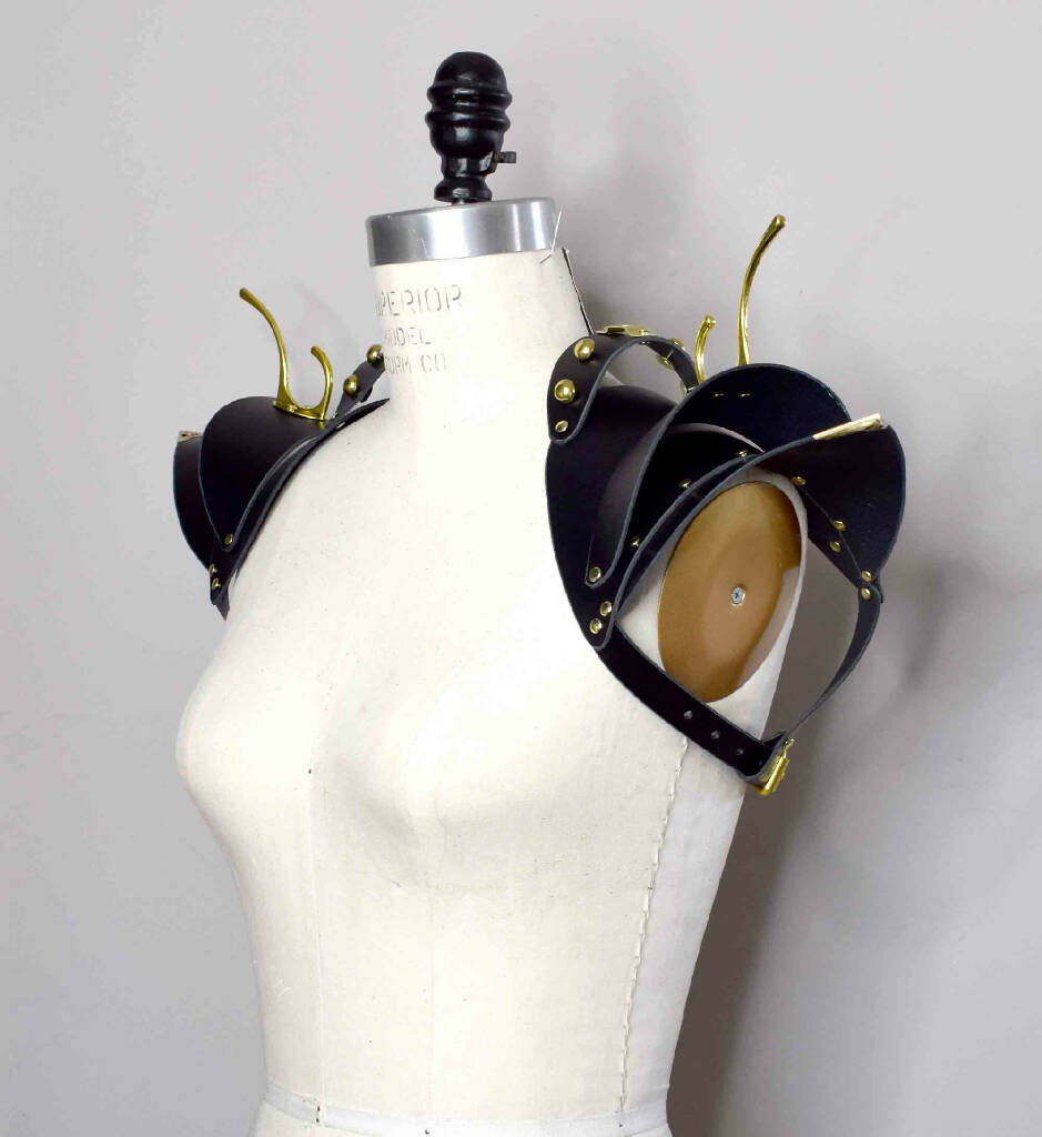Mantis Leather Shoulder Pauldron Harness