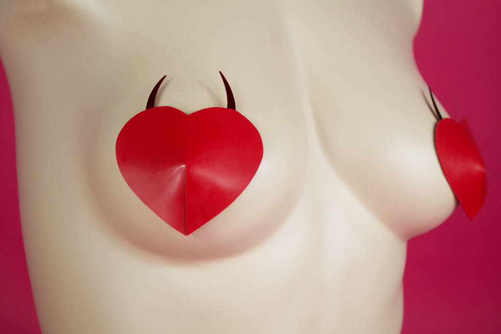 LATEX DEVIL HEART NIPPLE PASTIES