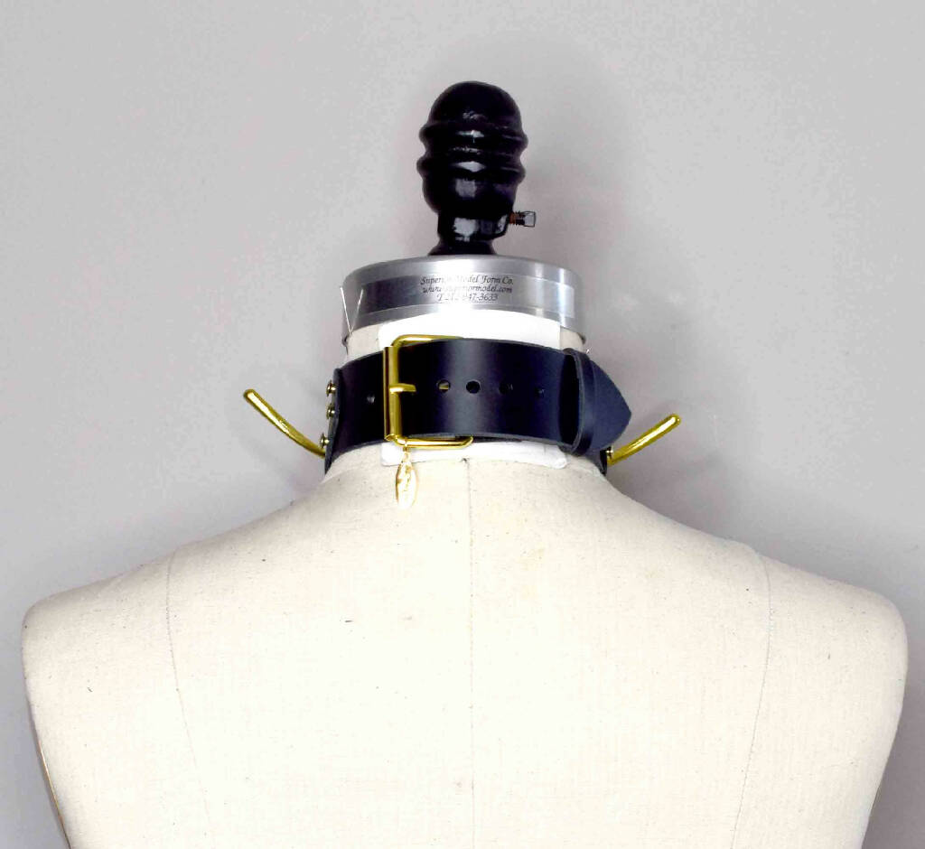 Mantis Leather Horned Posture Collar