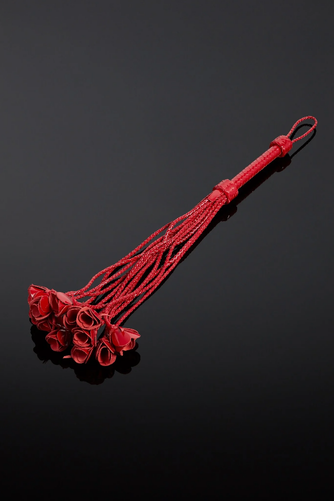 House_of_SXN_Rosa_Sanguine_Flogger_4