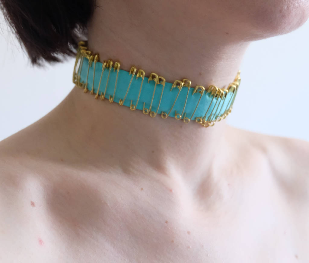 ADJUSTABLE CHOKERS WITH PINS