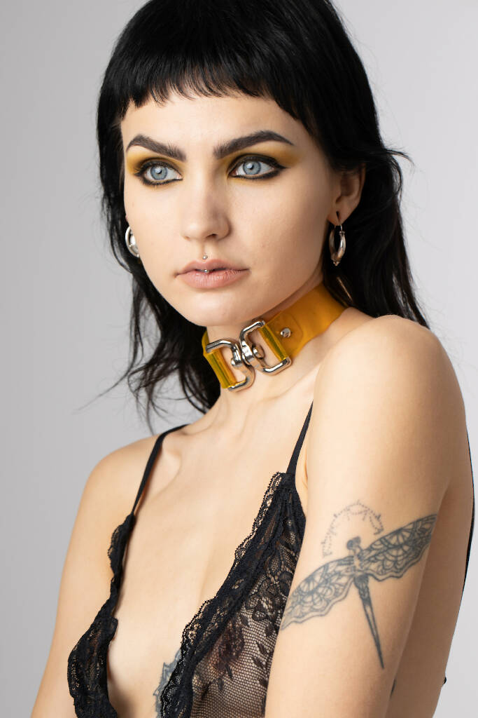 Courtesan choker vegan