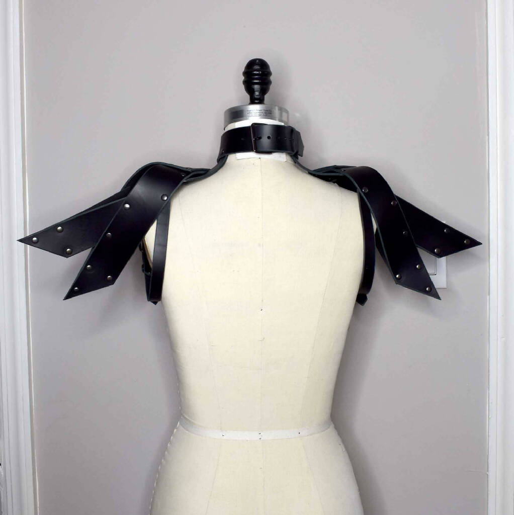Kira Black Winged Shoulder Harness