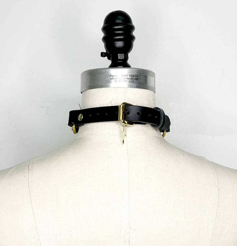 Zephyr Bee Scalloped Leather Collar