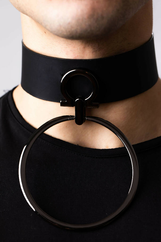 Divine choker