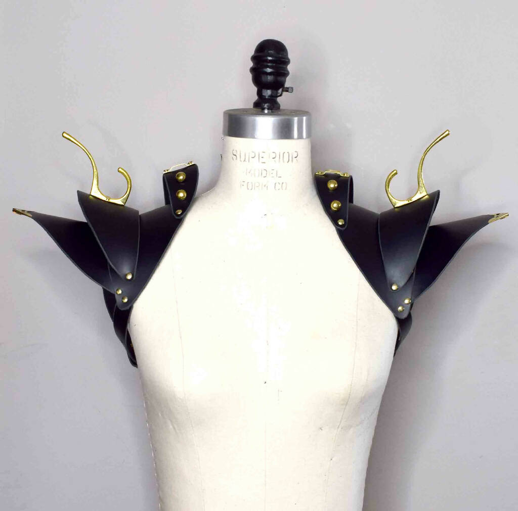 Mantis Leather Shoulder Pauldron Harness