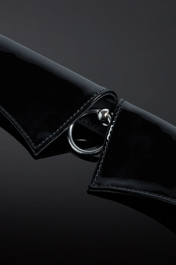 HouseofSXNPristinumPatentLeatherCollar_3