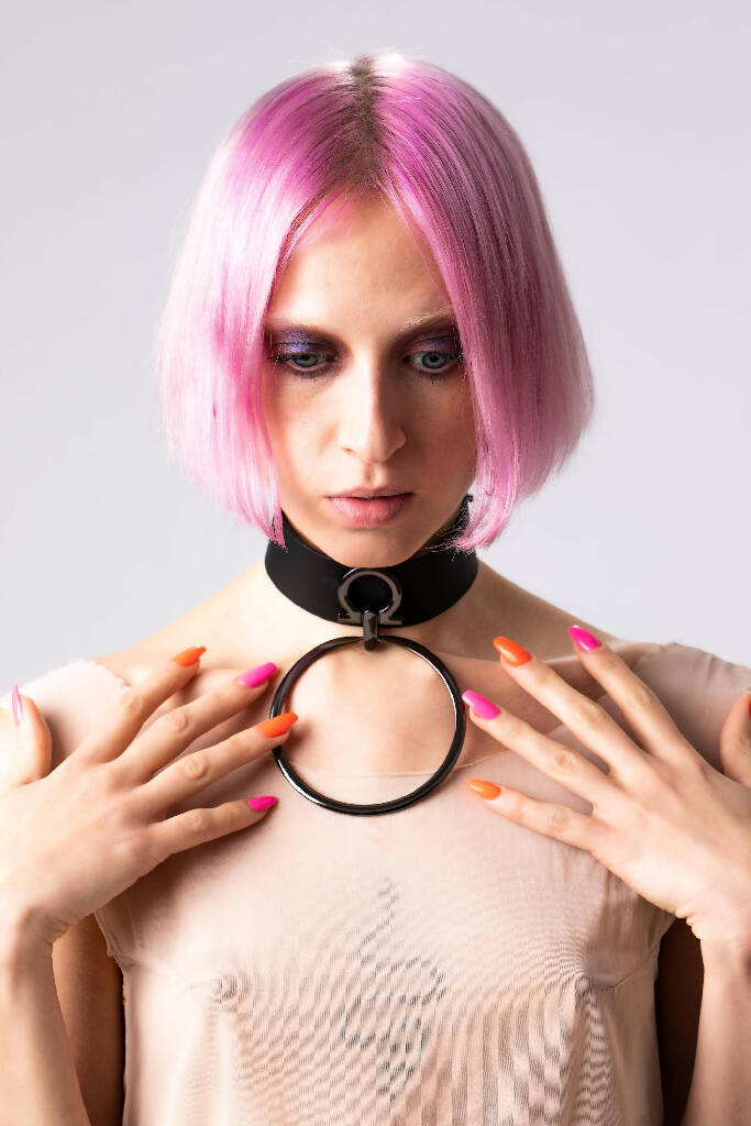 Divine choker