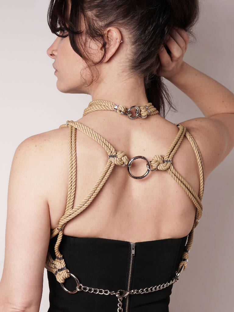 MUNE' HARNESS WITH DETACHABLE CHOKER *BEIGE*