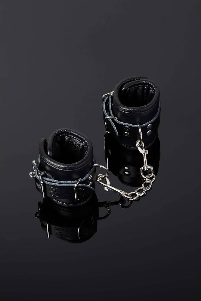House_of_SXN_Classic_Leather_Bondage_Cuffs_1