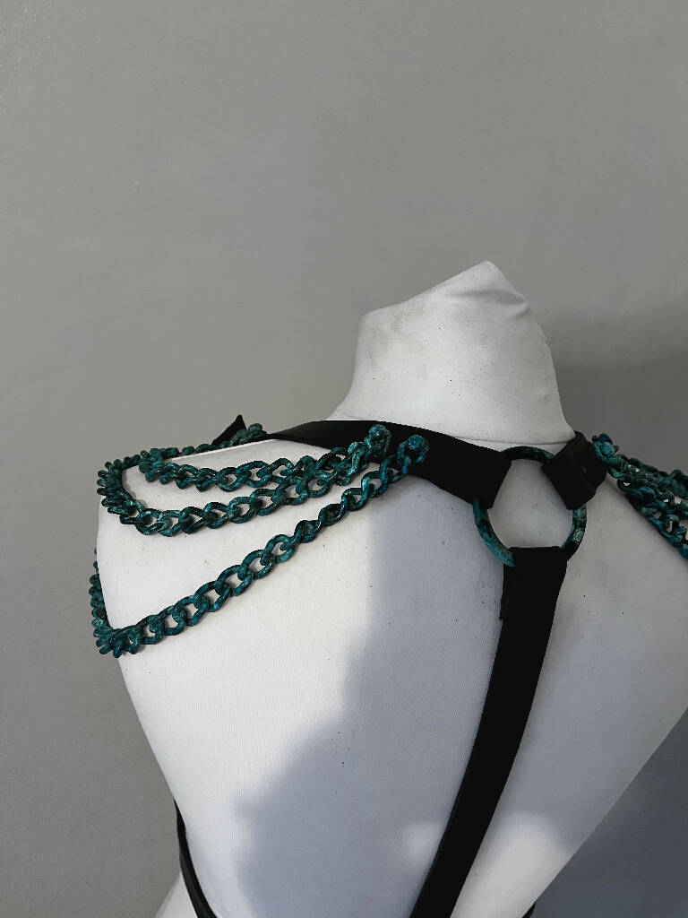 Nyx Epaulettes leather and chain harness