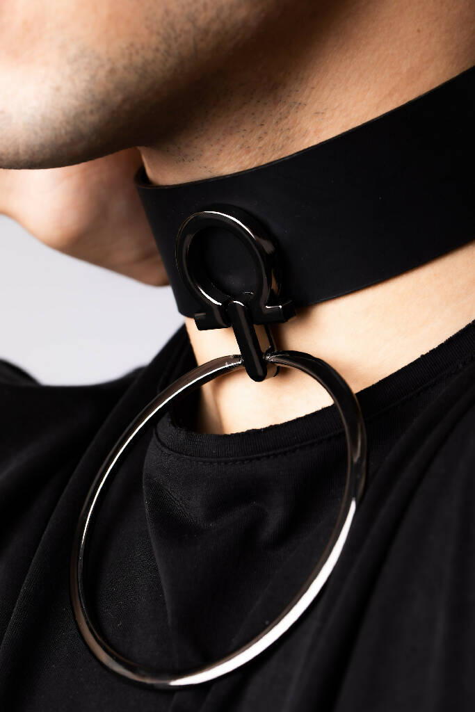 Divine choker