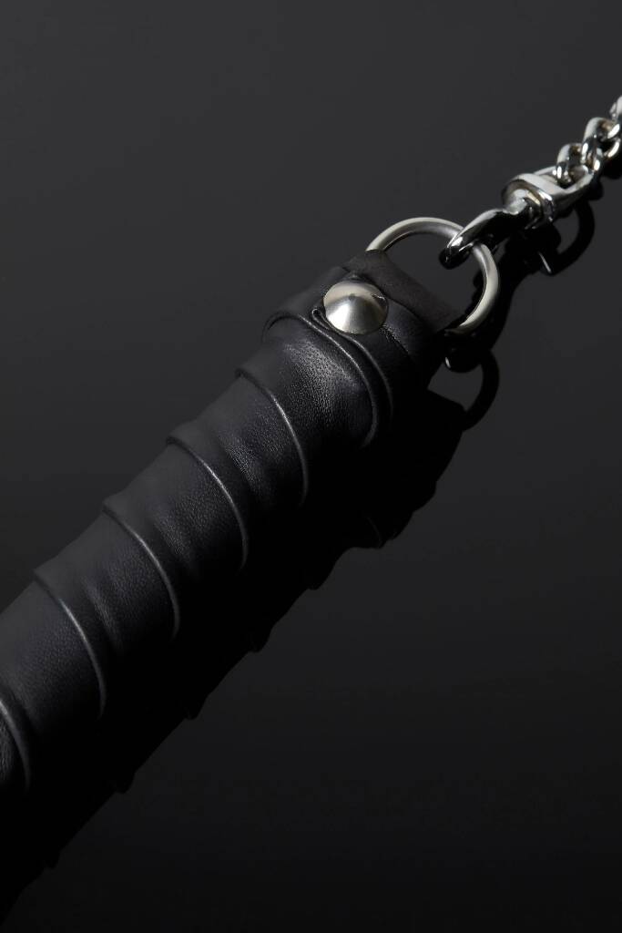 House-of-SXN-Servage-Snap-Chain-Suede-Flogger_4