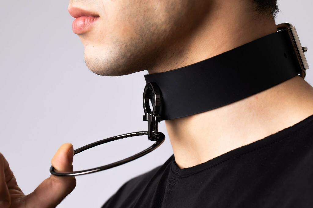Divine choker