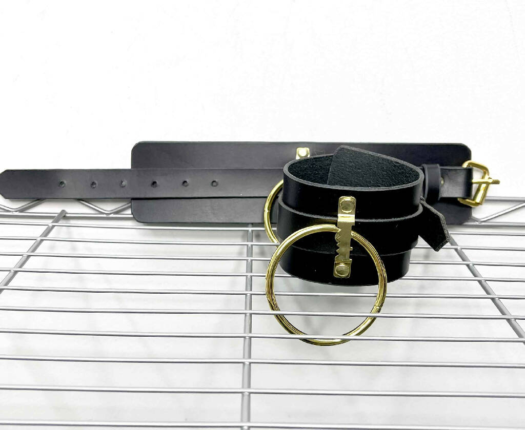 Gigi Classic Wide Leather Cuffs with O Ring