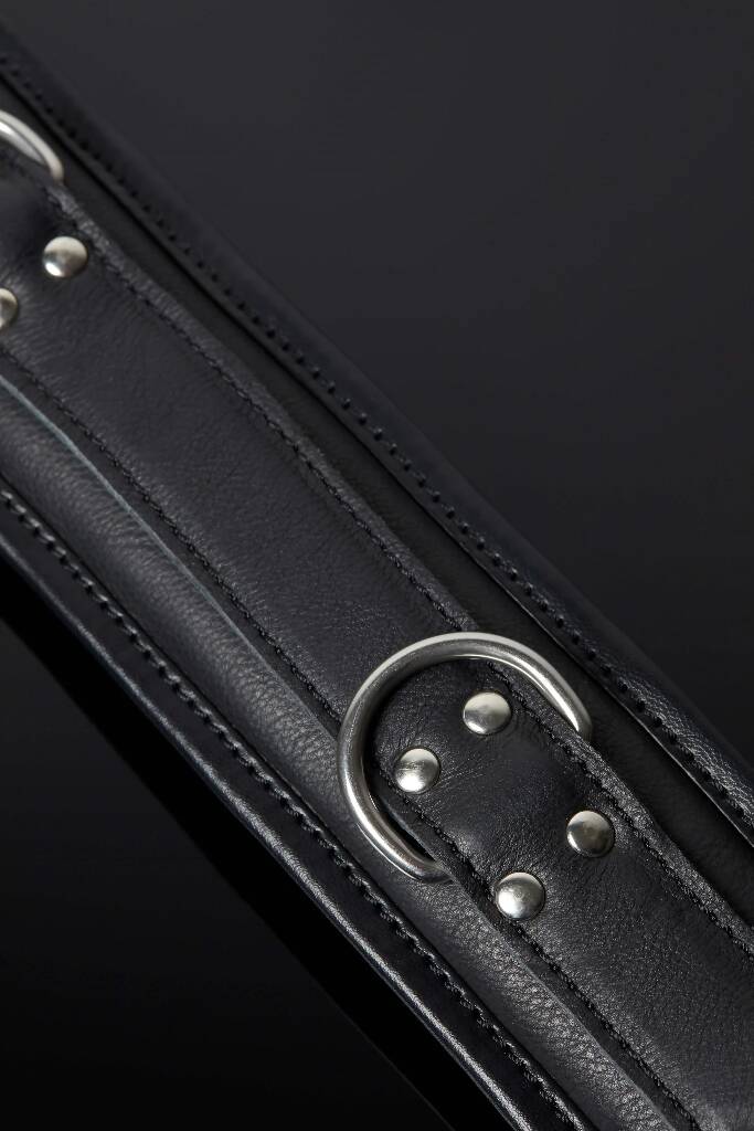 House_of_SXN_Servage_Five_Piece_Leather_Cuffs_Plush_5_1