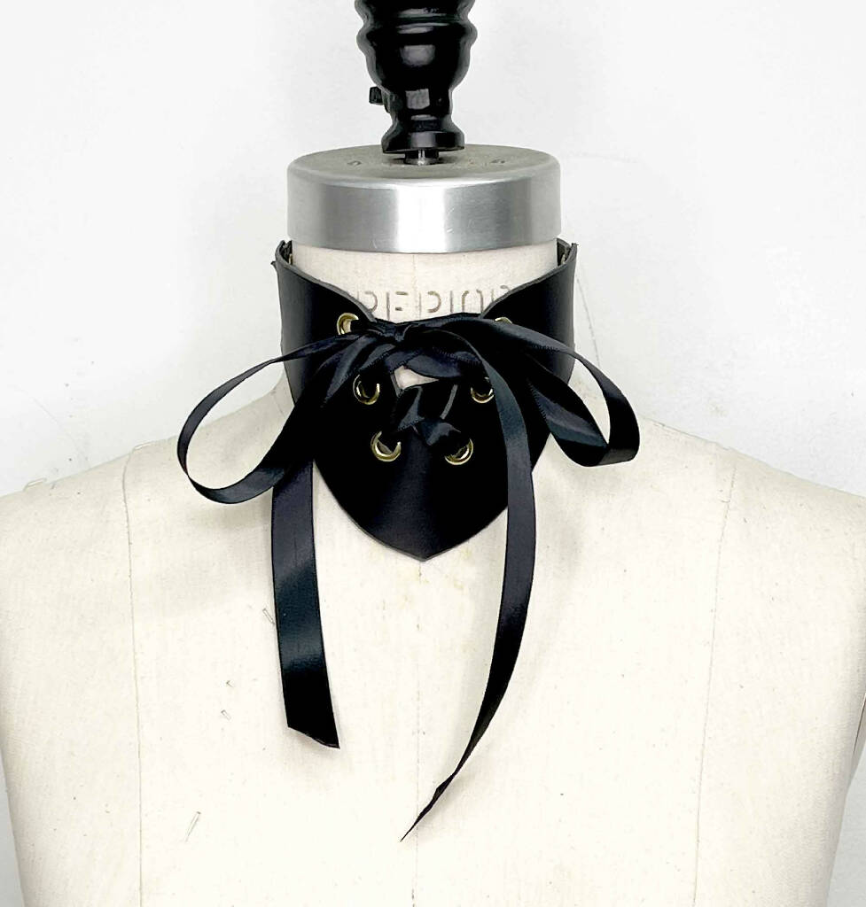 Nox Ribbon Lace Up Leather Posture Collar