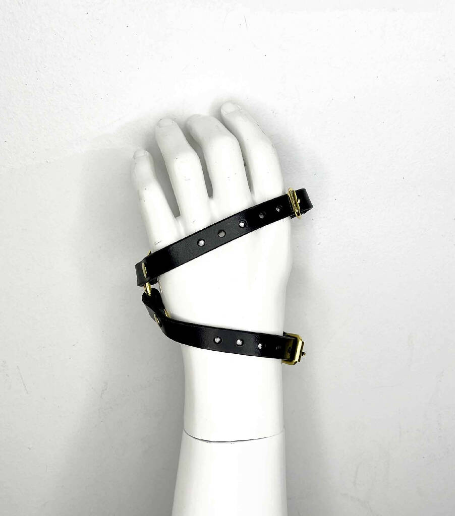 Morph-Hand-Harness-Strapon-Cuffs-6
