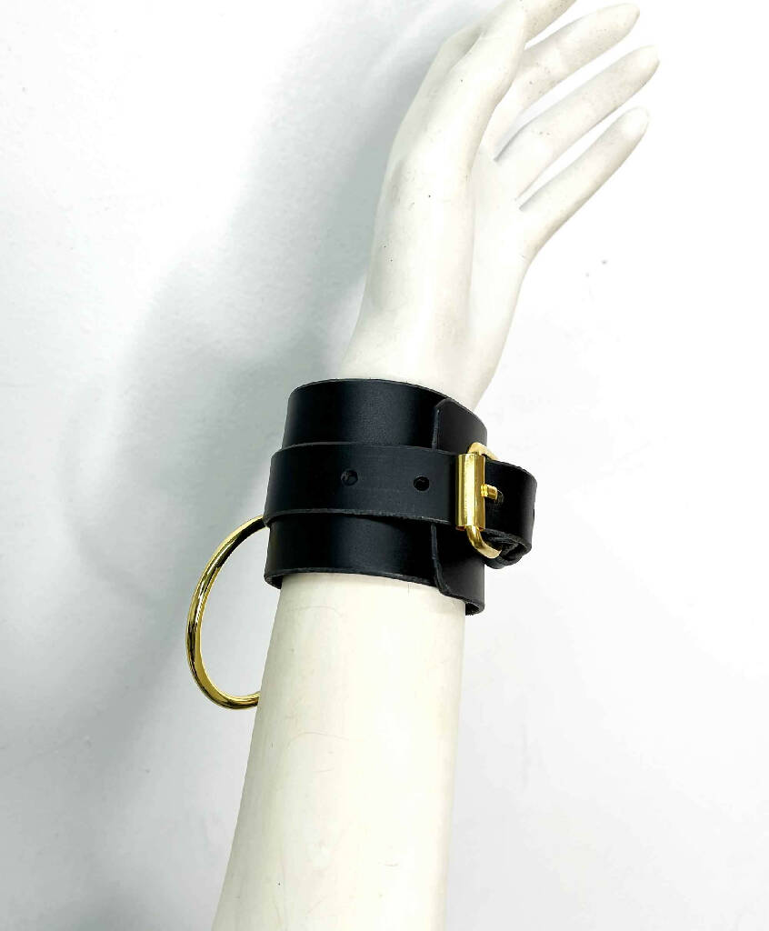 Gigi Classic Wide Leather Cuffs with O Ring