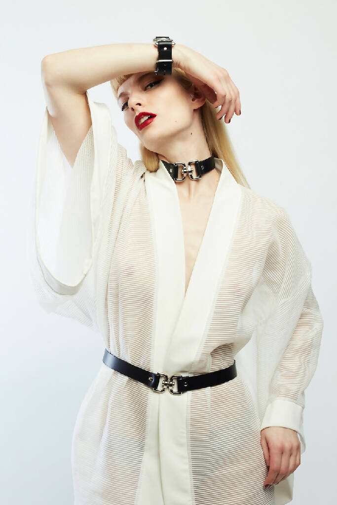 Courtesan belt