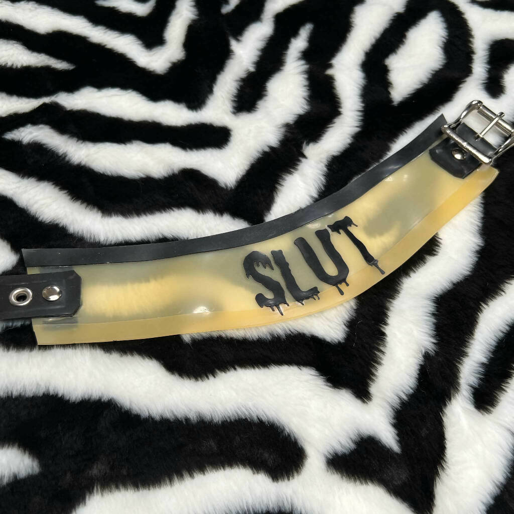 Latex 'SLUT' Collar