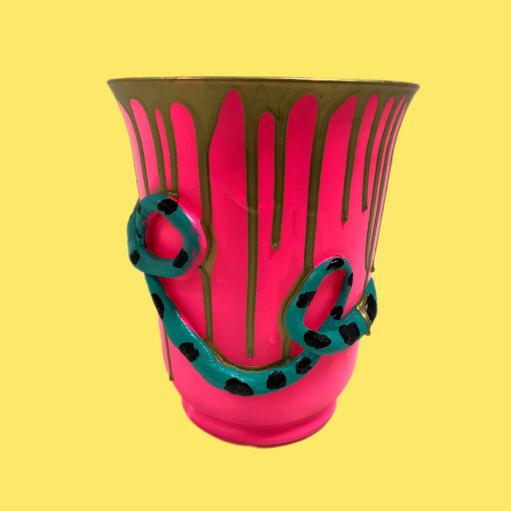 Unique kinky vase 