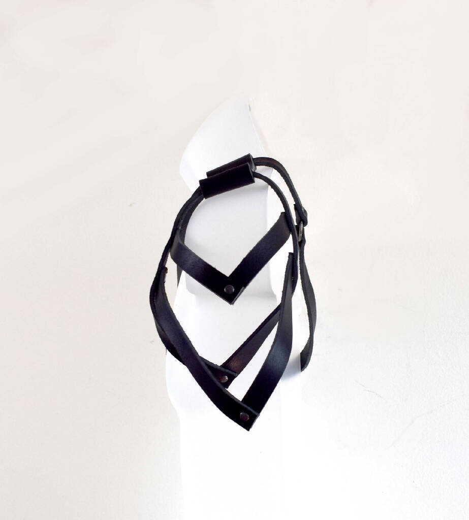 Wyvern Asymmetrical Shoulder Harness