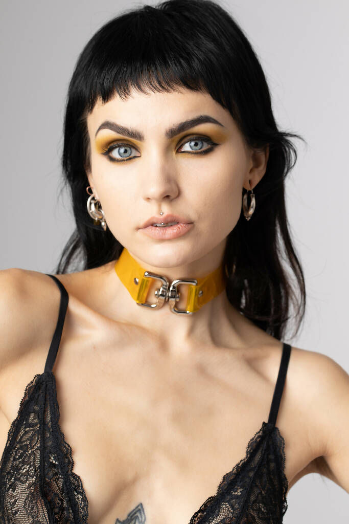 Courtesan choker vegan